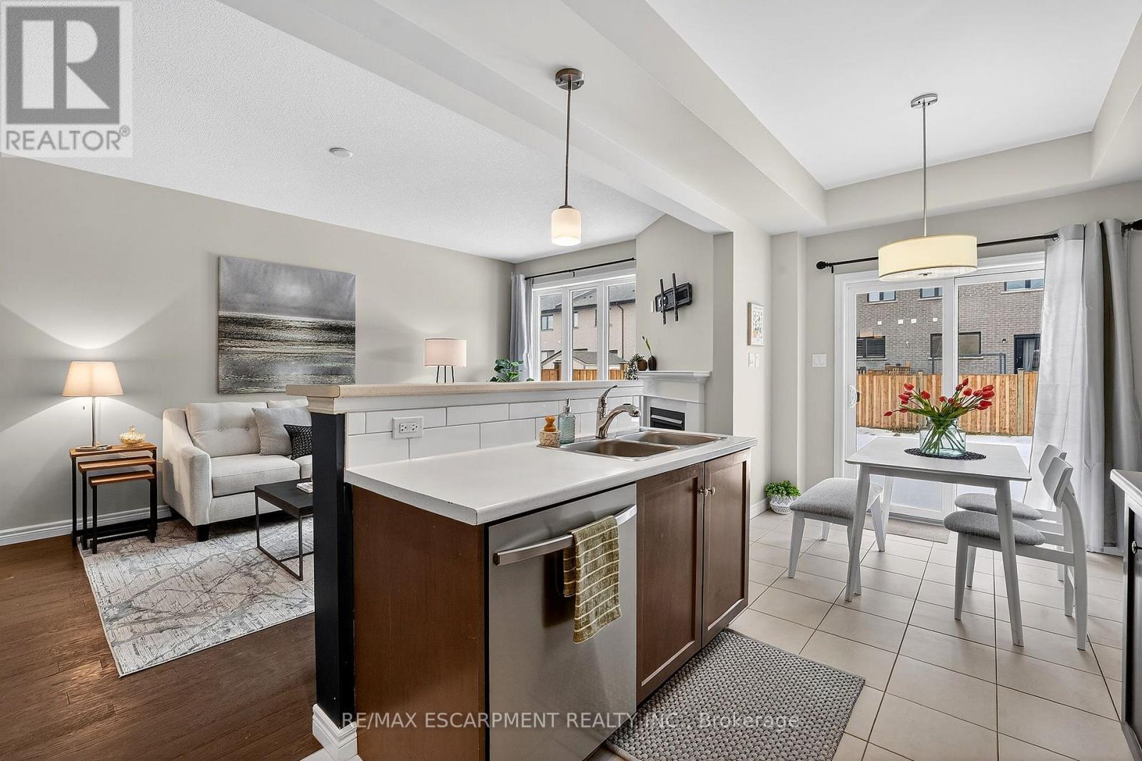 101 Dennis Drive, West Lincoln, Ontario  L0R 2A0 - Photo 10 - X12807386