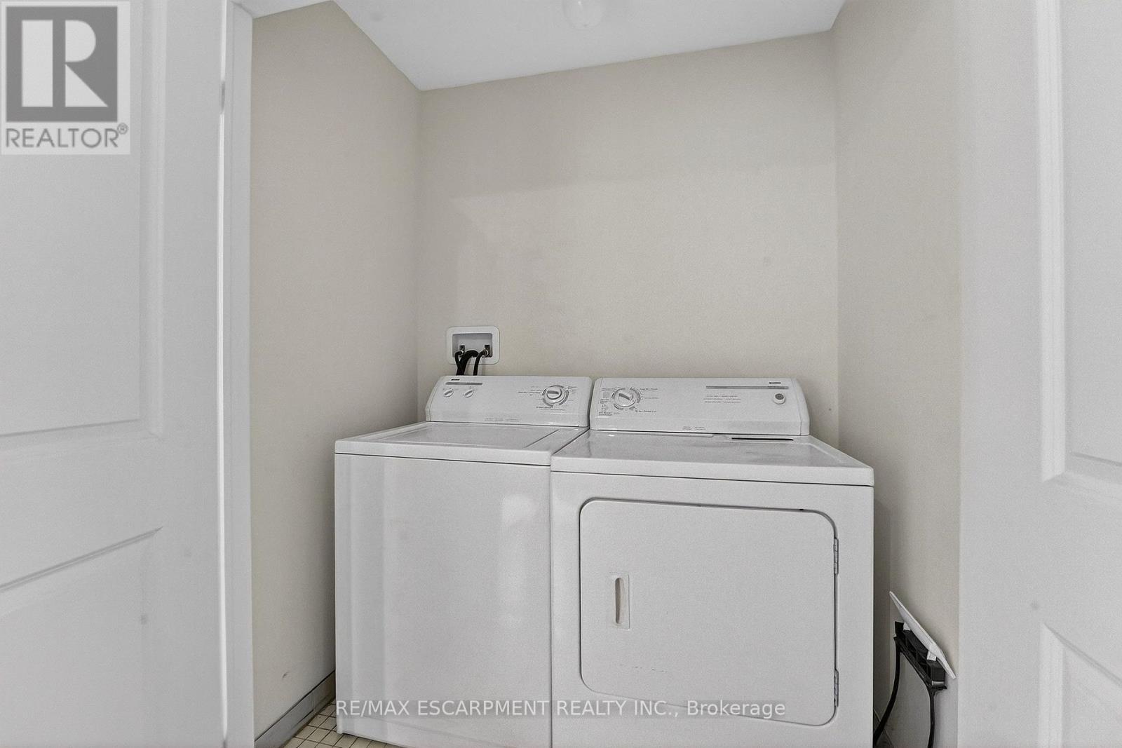 101 Dennis Drive, West Lincoln, Ontario  L0R 2A0 - Photo 30 - X12807386