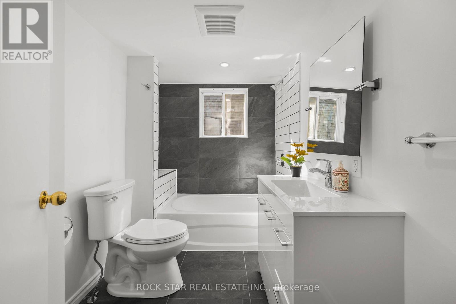 88 Chestnut Avenue, Hamilton, Ontario  L8L 6K9 - Photo 12 - X12807456