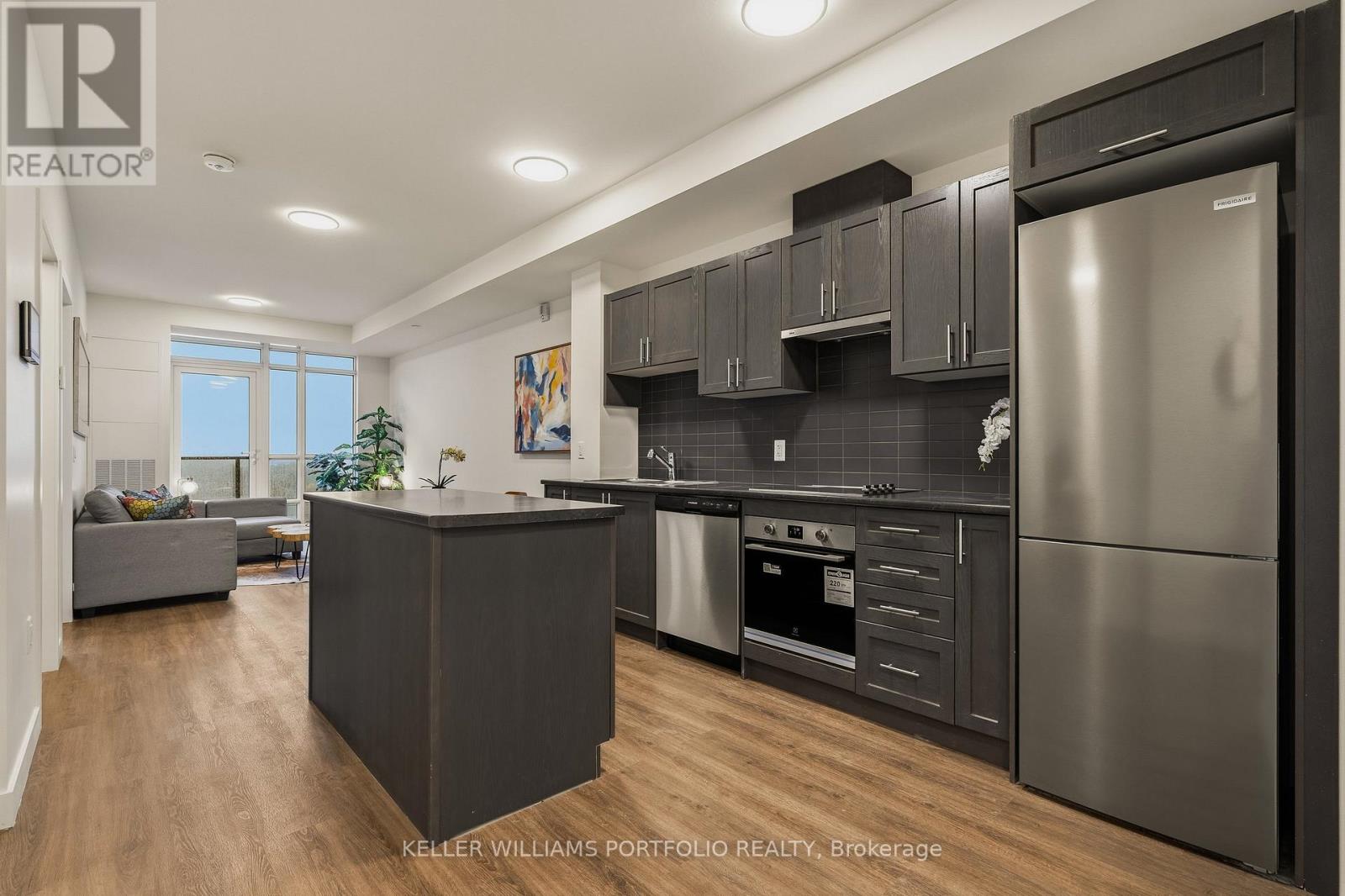 1019 - 461 Green Road, Hamilton, Ontario  L8E 5B4 - Photo 3 - X12807500