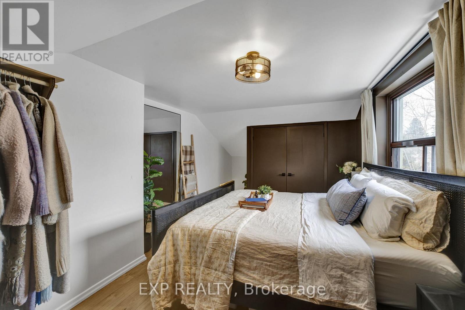 271 Linden Avenue, Burlington, Ontario  L7L 2P4 - Photo 15 - W12762374