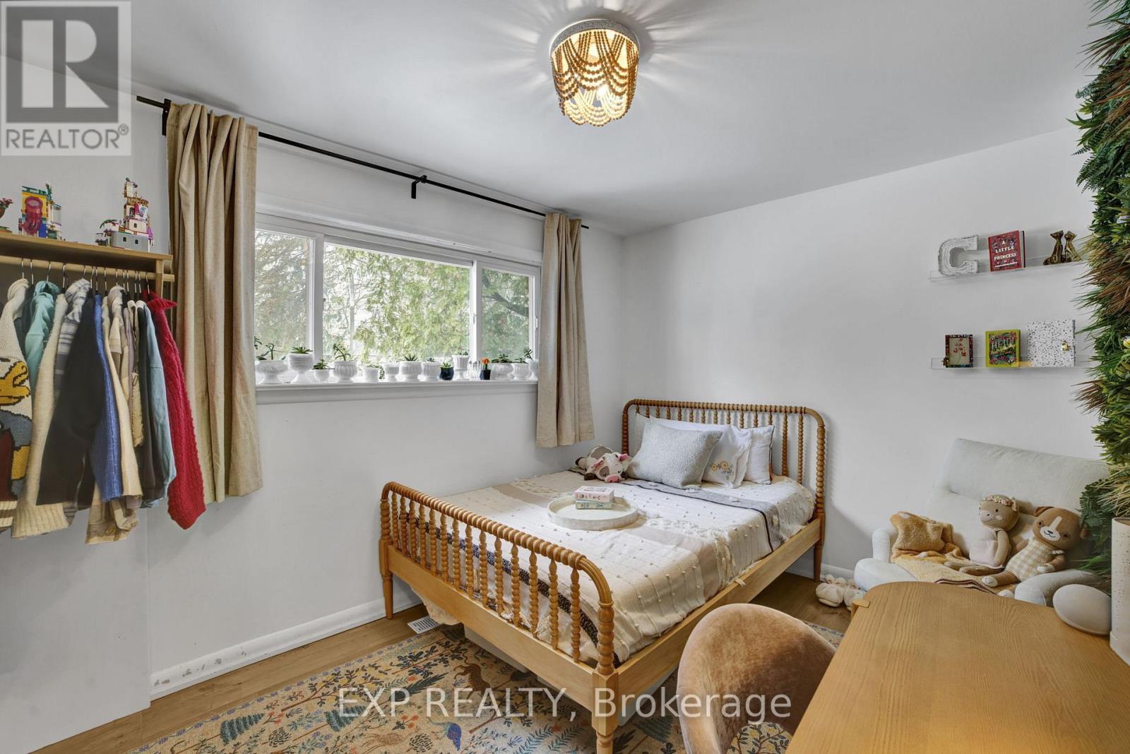 271 Linden Avenue, Burlington, Ontario  L7L 2P4 - Photo 18 - W12762374