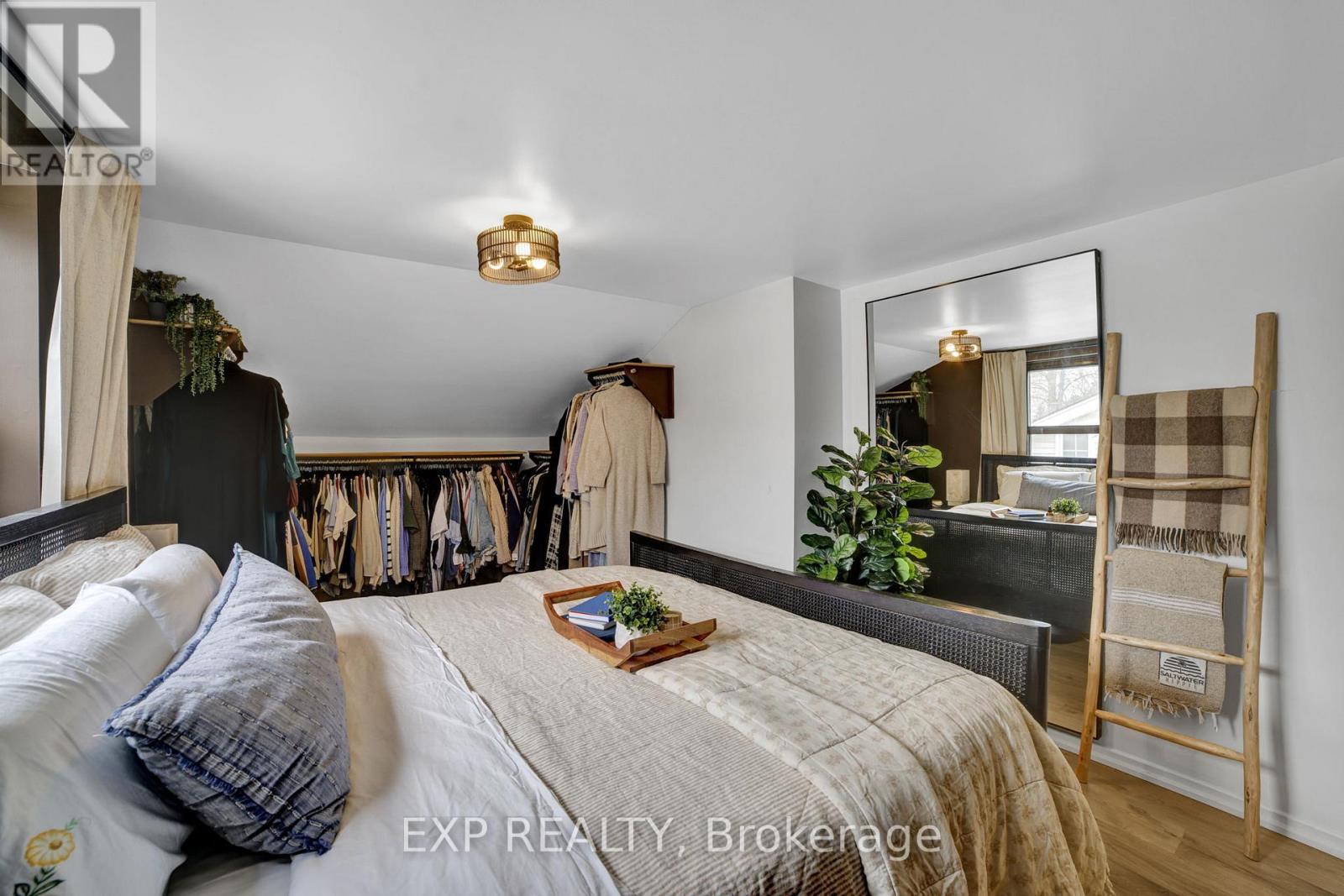 271 Linden Avenue, Burlington, Ontario  L7L 2P4 - Photo 16 - W12762374