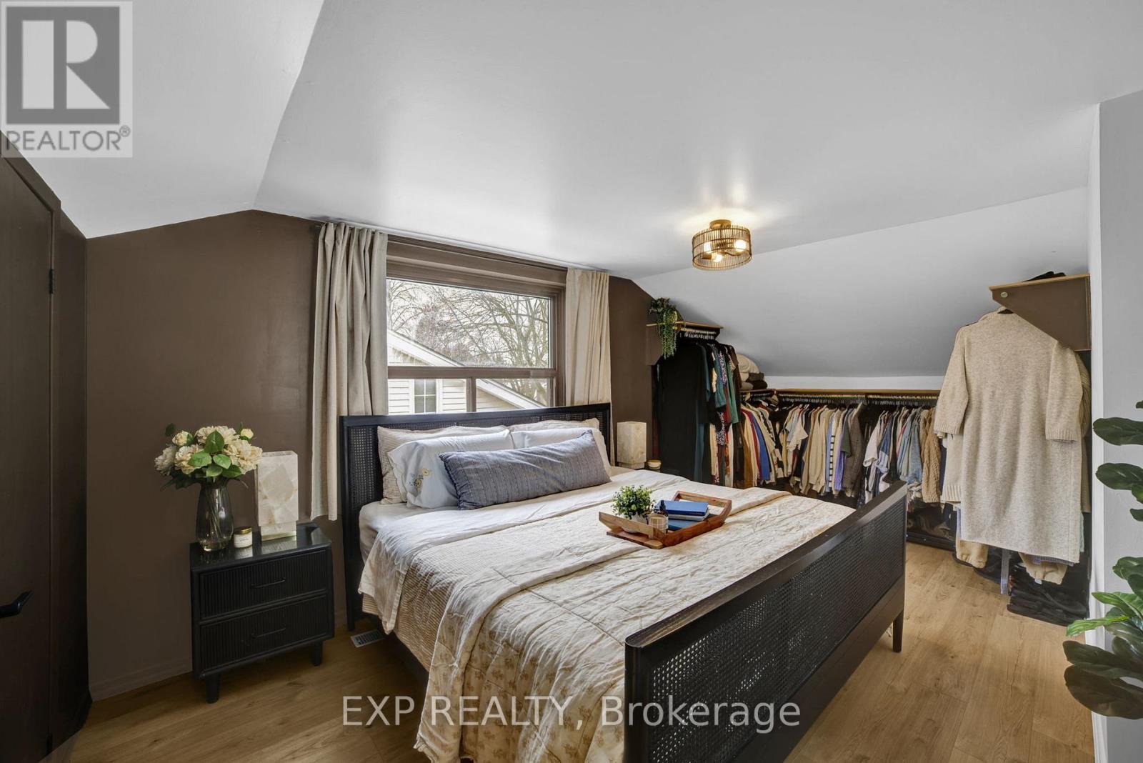 271 Linden Avenue, Burlington, Ontario  L7L 2P4 - Photo 17 - W12762374