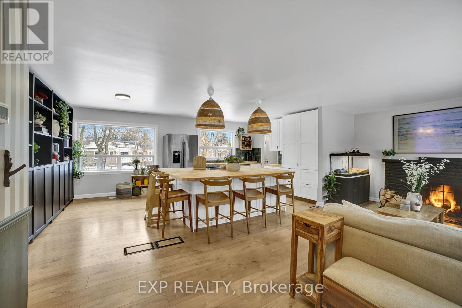 271 Linden Avenue, Burlington, Ontario  L7L 2P4 - Photo 5 - W12762374