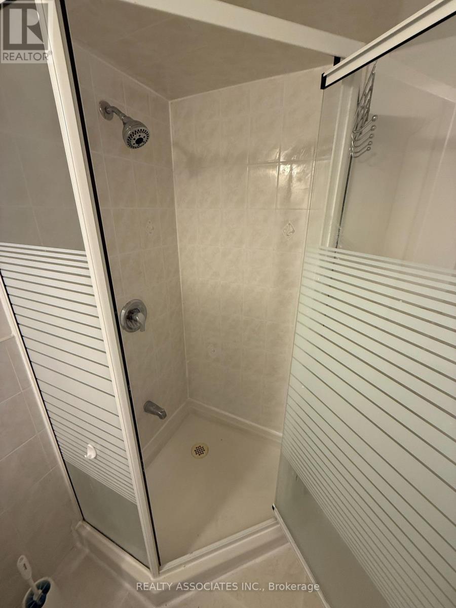 Lower - 68 Redstone Road, Richmond Hill, Ontario  L4S 1S3 - Photo 10 - N12804918