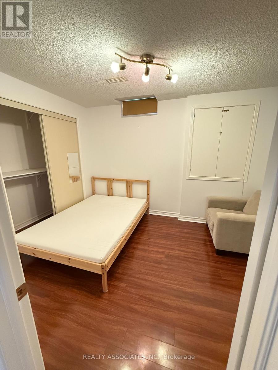 Lower - 68 Redstone Road, Richmond Hill, Ontario  L4S 1S3 - Photo 7 - N12804918