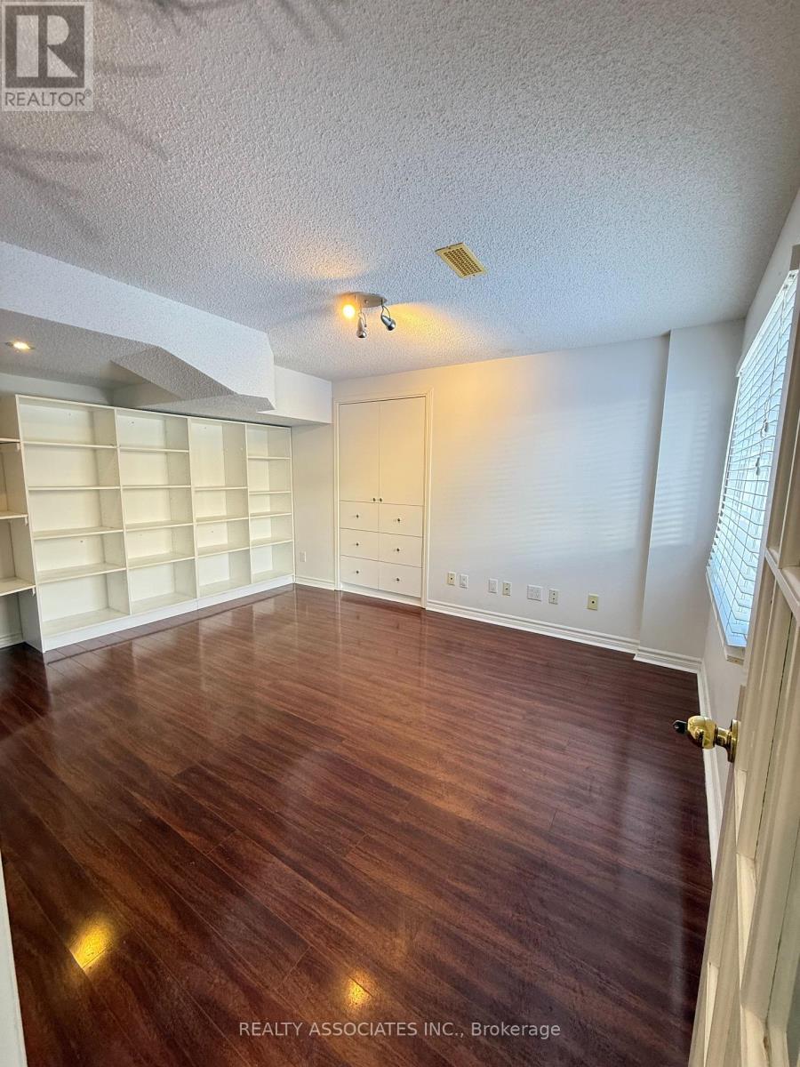 Lower - 68 Redstone Road, Richmond Hill, Ontario  L4S 1S3 - Photo 6 - N12804918