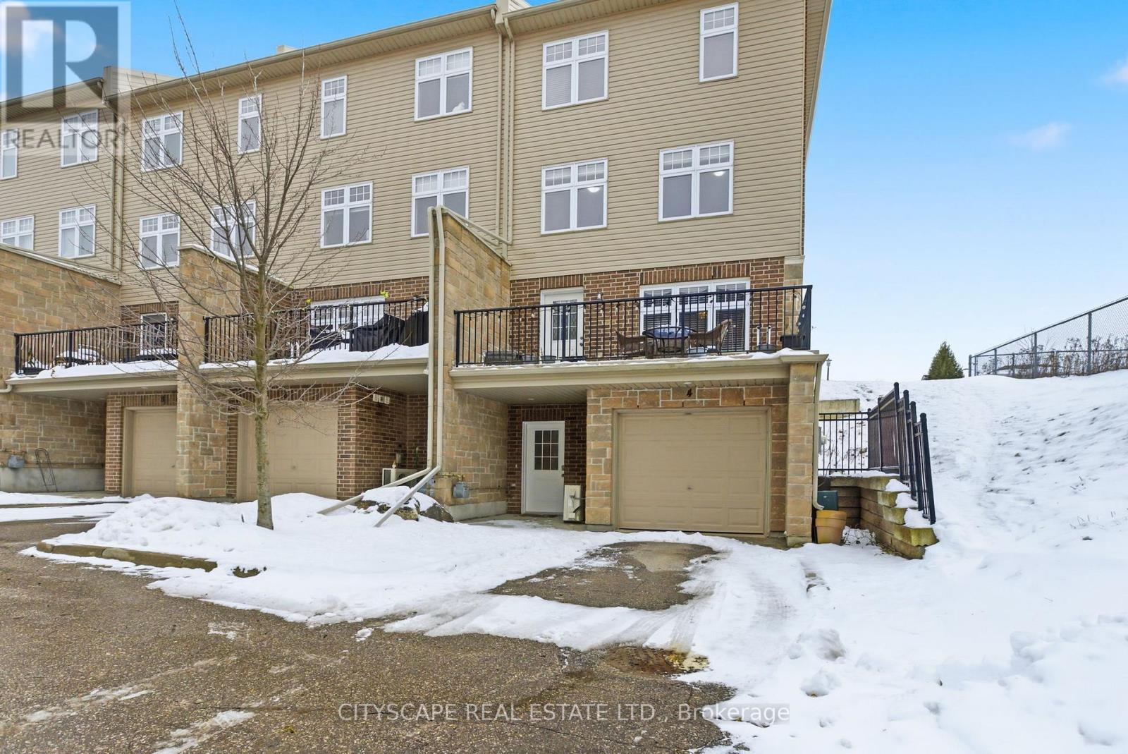 4 Nathan Court, Cambridge, Ontario  N1P 0B2 - Photo 2 - X12629688