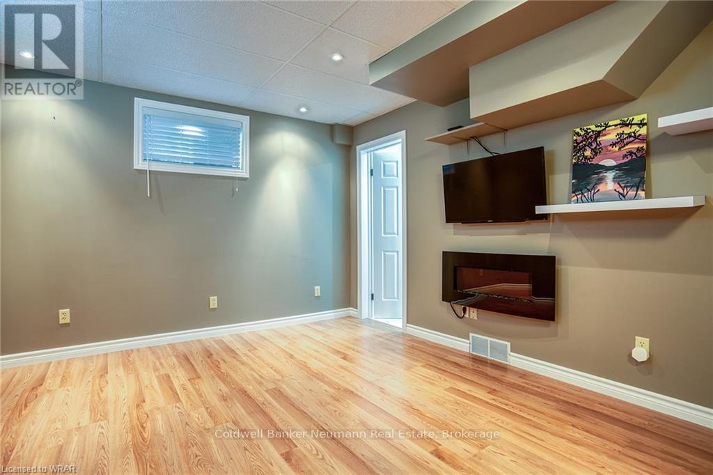 Lower - 19 Peachtree Crescent, Guelph, Ontario  N1H 8K5 - Photo 3 - X12807538