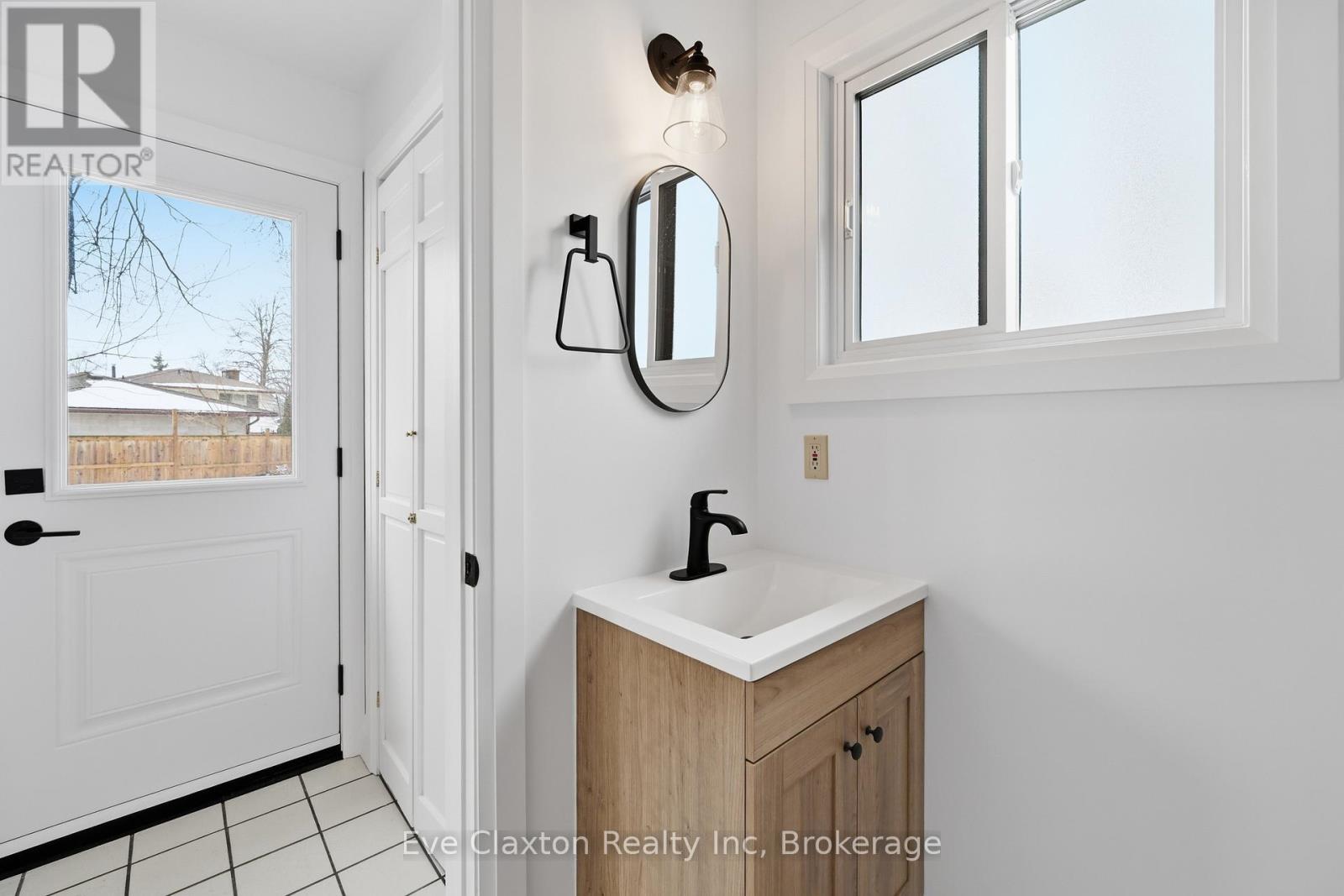 50 Sherwood Forest Trail, Welland, Ontario  L3C 5X6 - Photo 10 - X12807560