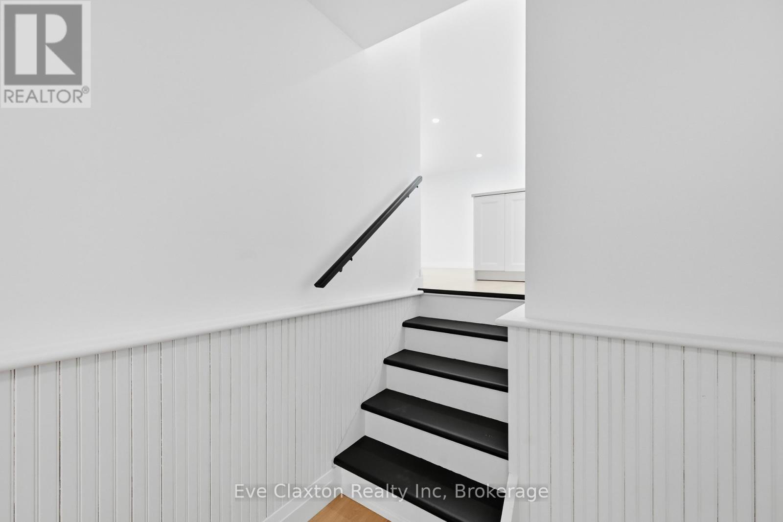 50 Sherwood Forest Trail, Welland, Ontario  L3C 5X6 - Photo 11 - X12807560