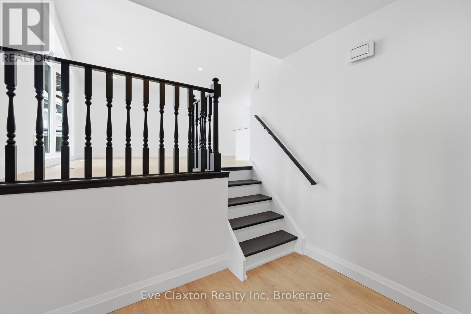 50 Sherwood Forest Trail, Welland, Ontario  L3C 5X6 - Photo 12 - X12807560