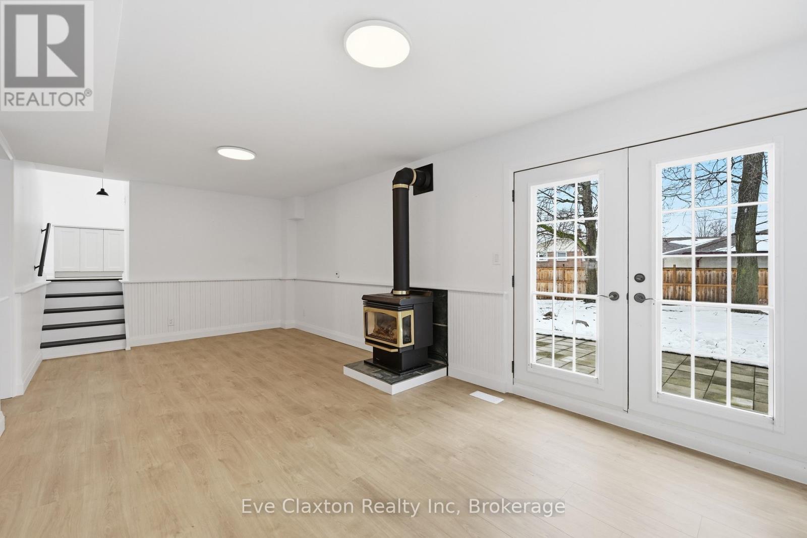 50 Sherwood Forest Trail, Welland, Ontario  L3C 5X6 - Photo 8 - X12807560