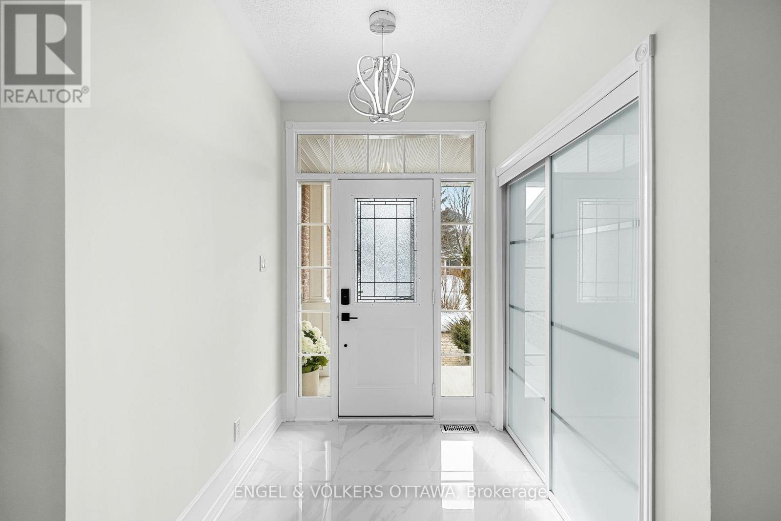 19 Black Tern Crescent, Ottawa, Ontario  K2M 2Z4 - Photo 6 - X12803202