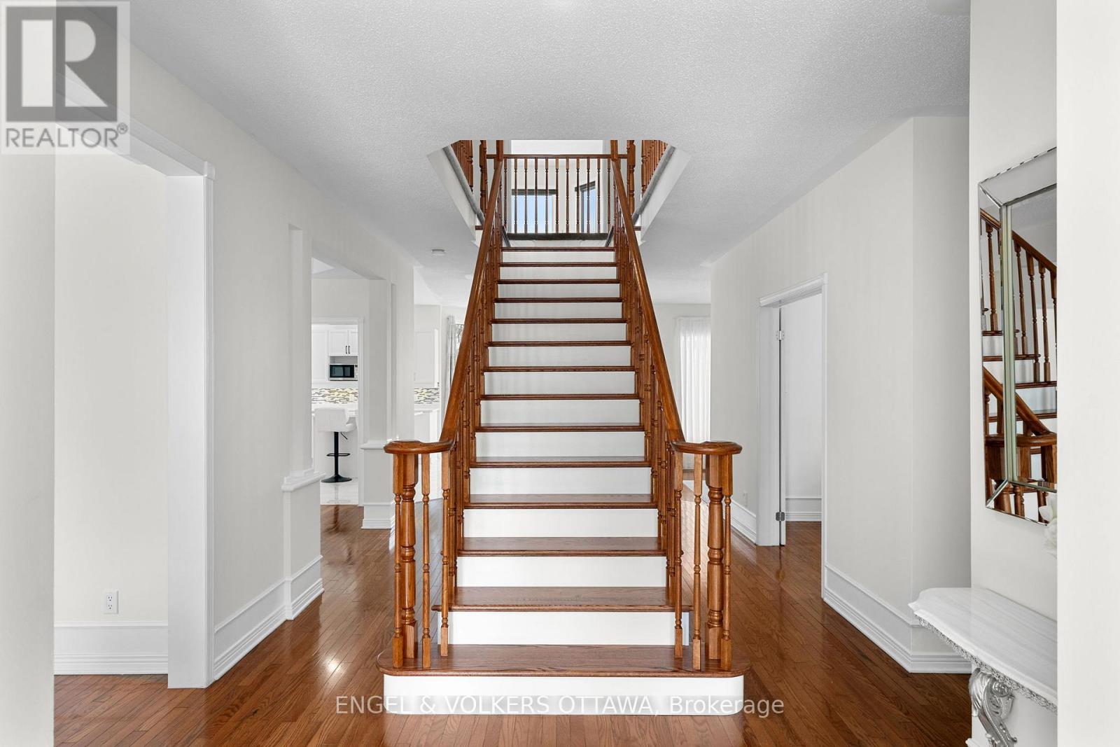 19 Black Tern Crescent, Ottawa, Ontario  K2M 2Z4 - Photo 7 - X12803202