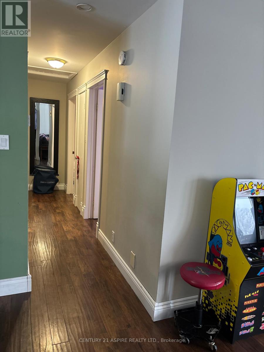 9 James Street, Petawawa, Ontario  K8H 3B4 - Photo 6 - X12642430