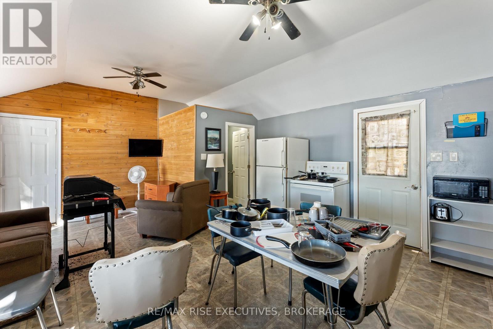 1264 Cox Road, Frontenac (Frontenac Centre), Ontario  K0H 1B0 - Photo 14 - X12807620