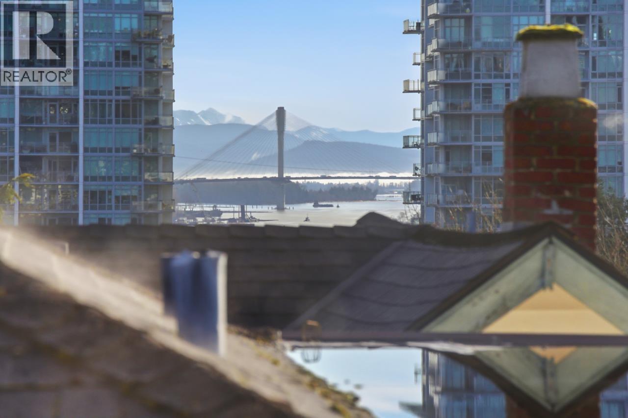 348 Simpson Street, New Westminster, British Columbia  V3L 3J9 - Photo 13 - R3089269