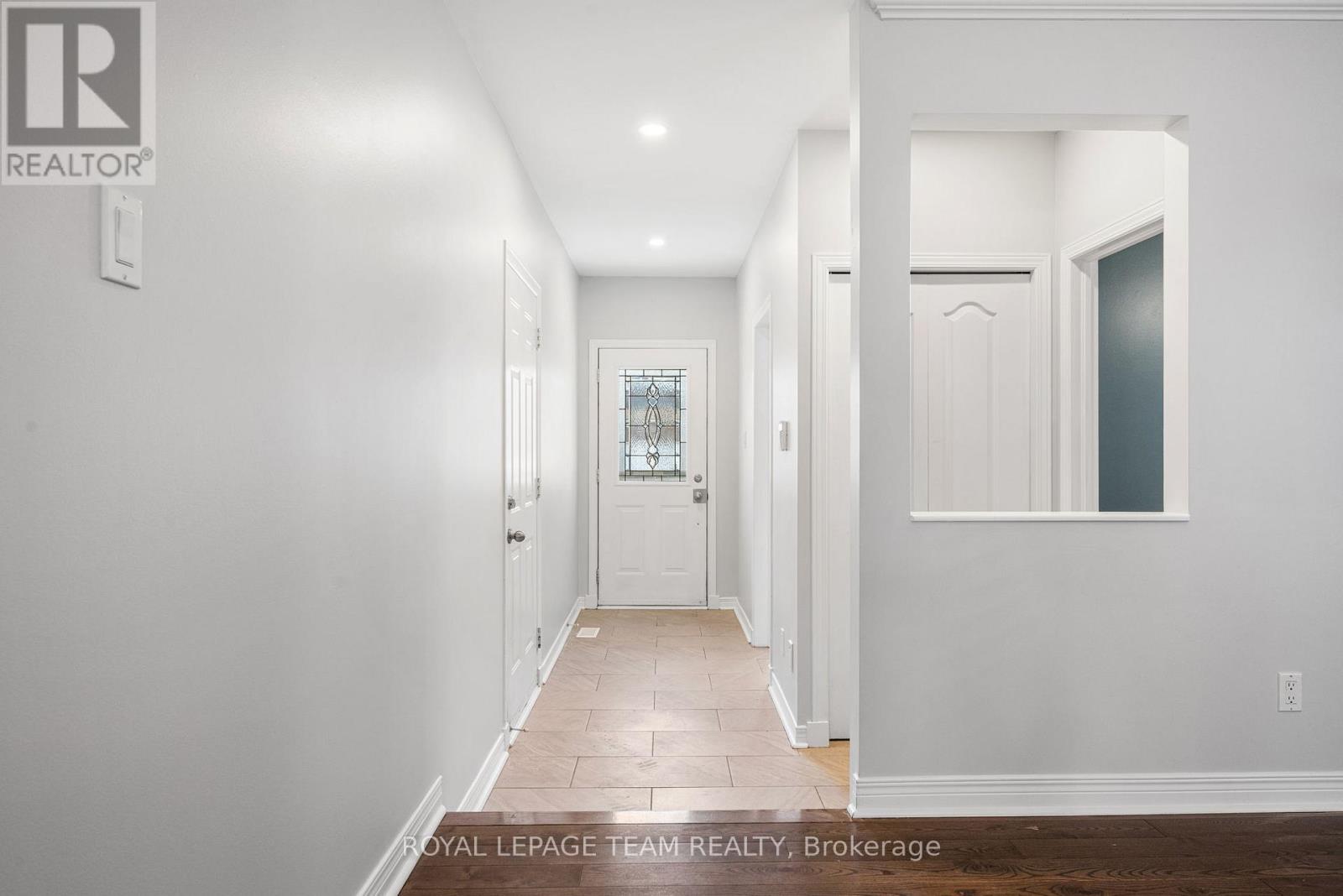 7 San Mateo Drive, Ottawa, Ontario  K2J 5B3 - Photo 2 - X12807594