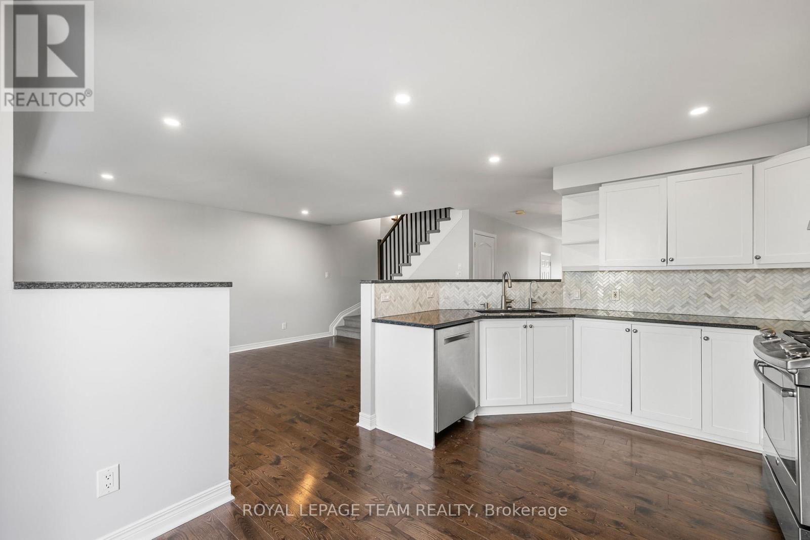 7 San Mateo Drive, Ottawa, Ontario  K2J 5B3 - Photo 22 - X12807594