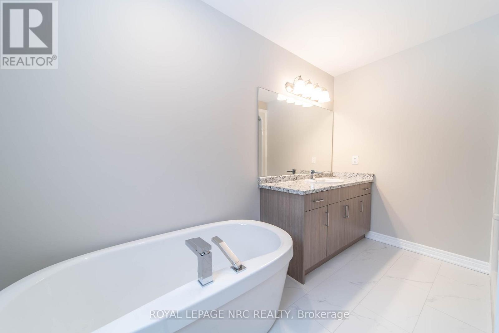 91 Willson Drive, Thorold, Ontario  L2V 0M4 - Photo 14 - X12807554