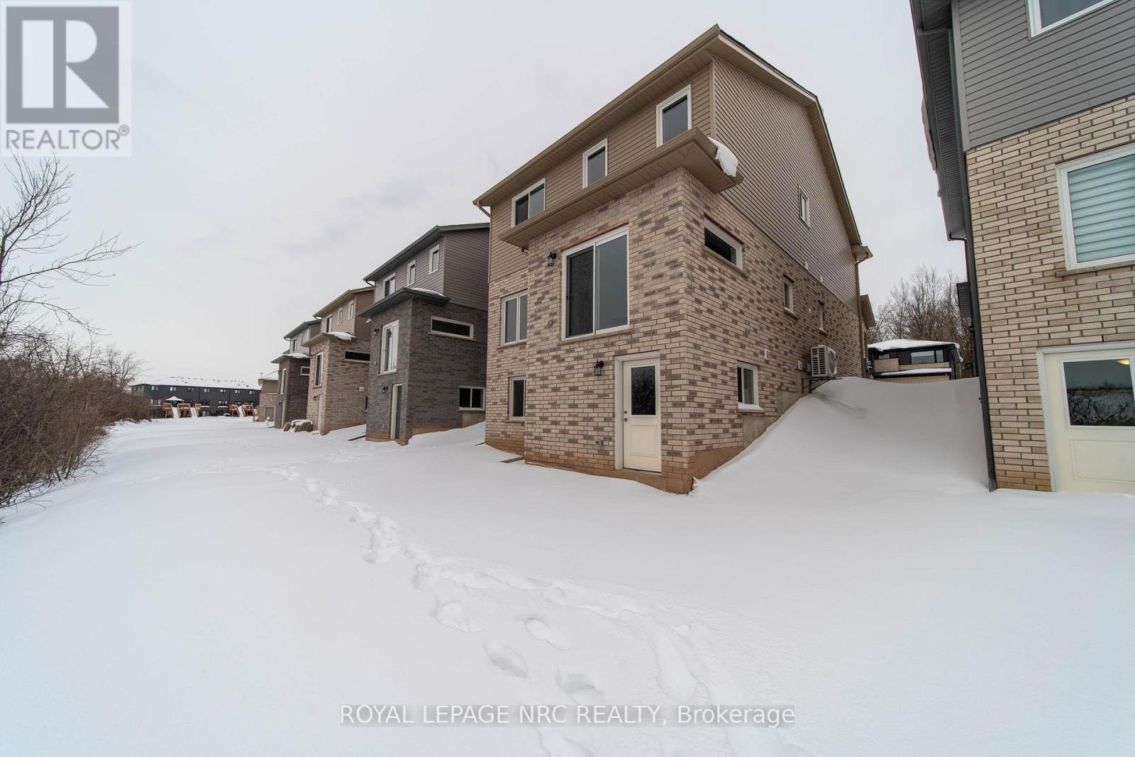 56 Willson Drive, Thorold, Ontario  L2V 0M4 - Photo 24 - X12807558