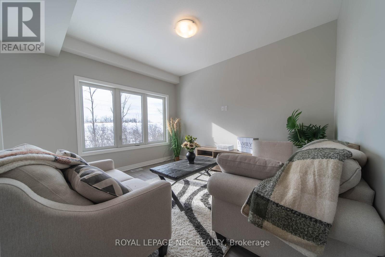 56 Willson Drive, Thorold, Ontario  L2V 0M4 - Photo 3 - X12807558