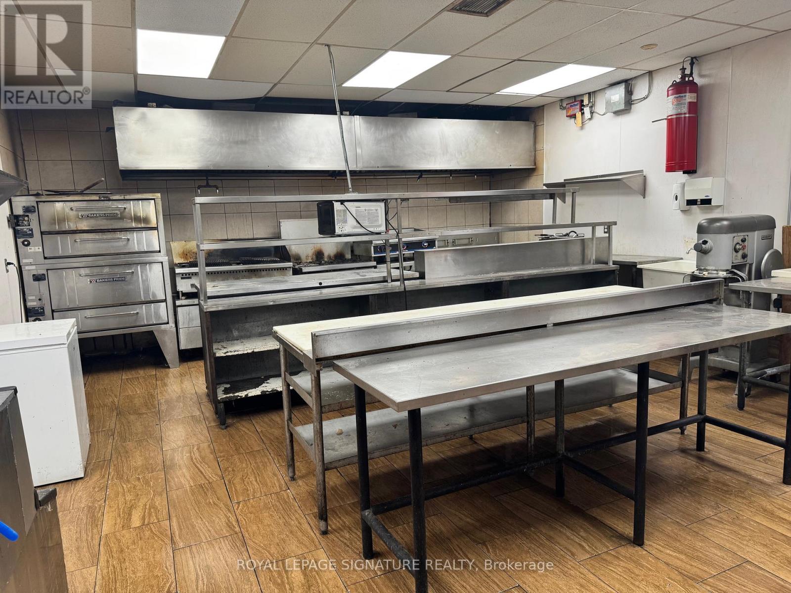 803 Dundas Street E, Mississauga, Ontario  L4Y 2B7 - Photo 11 - W12788856