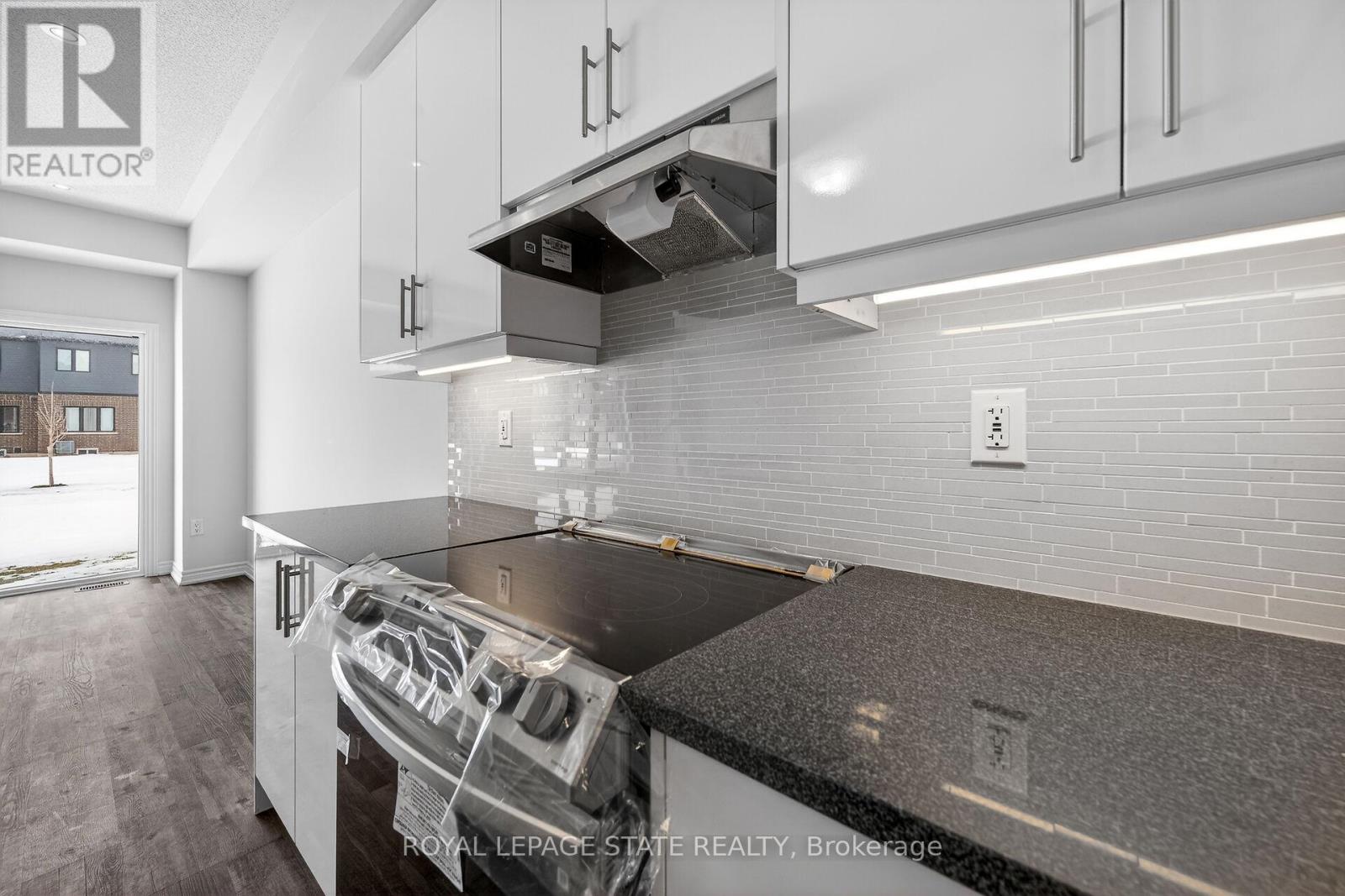 33 Admiral Road, Welland, Ontario  L3B 0H4 - Photo 7 - X12799926