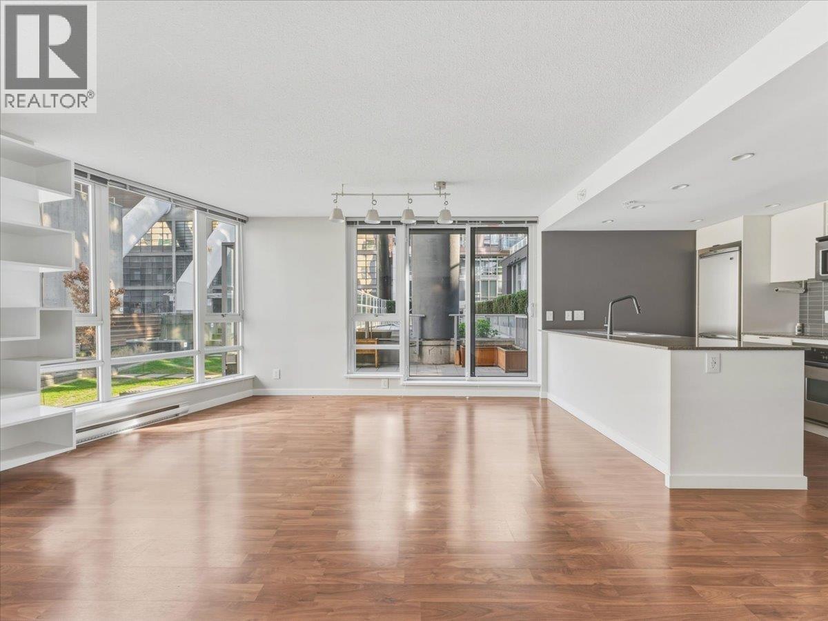 318 788 Hamilton Street, Vancouver, British Columbia  V6B 0E9 - Photo 1 - R3092080