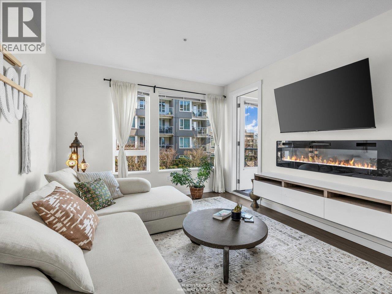 207 255 W 1st Street, North Vancouver, British Columbia  V7M 3G8 - Photo 4 - R3092082