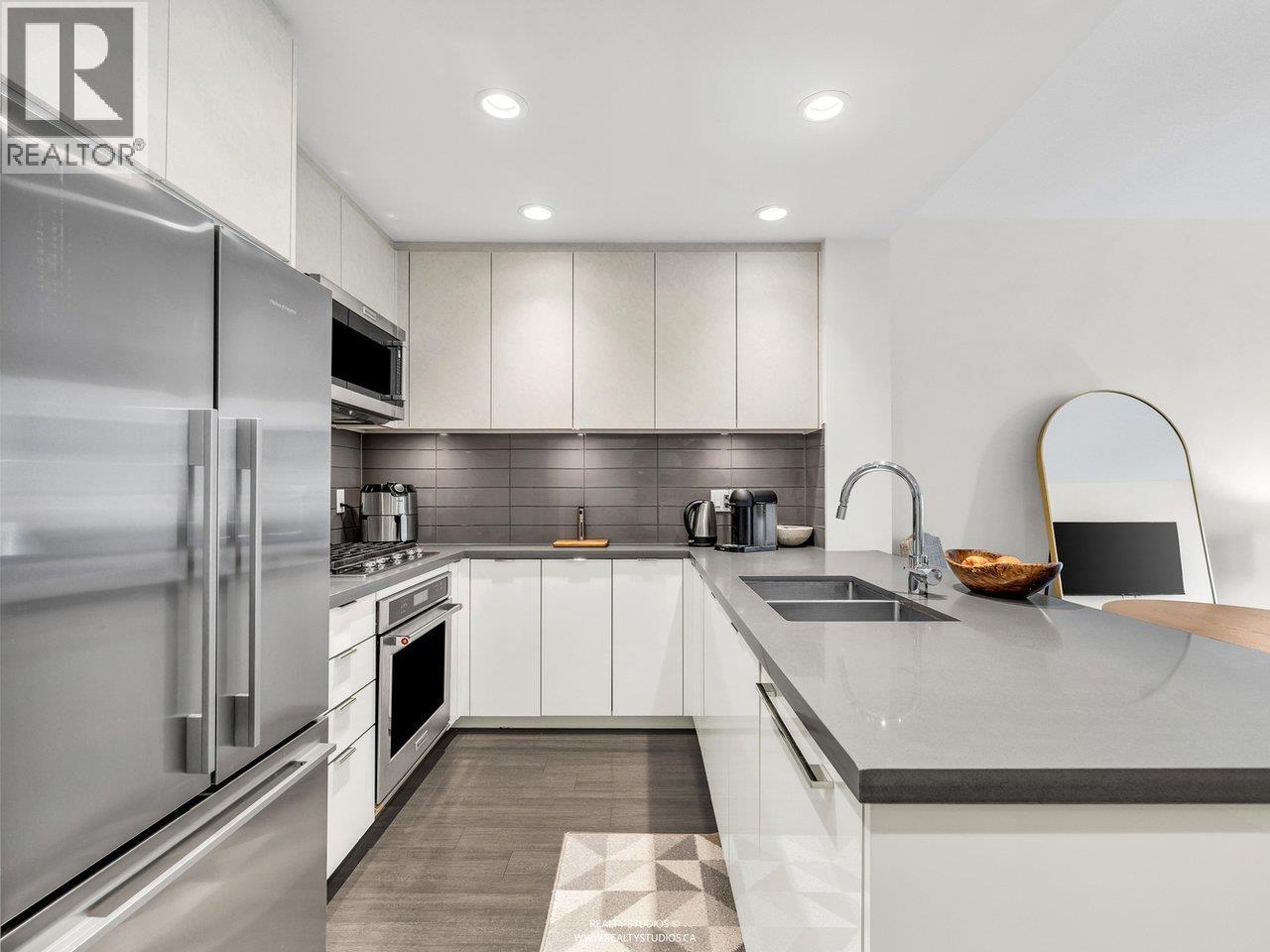 207 255 W 1st Street, North Vancouver, British Columbia  V7M 3G8 - Photo 6 - R3092082