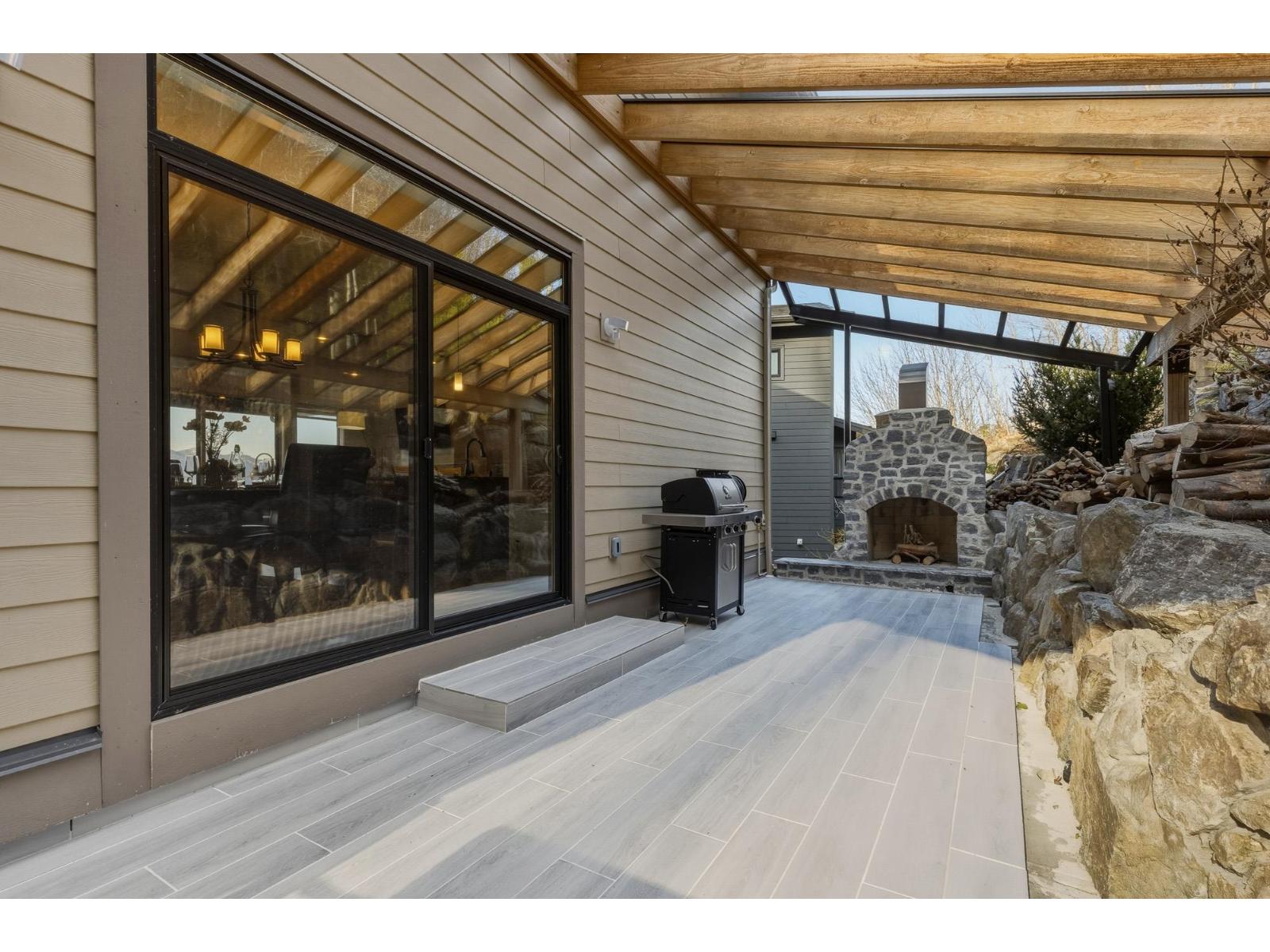 50 50778 Ledgestone Place, Eastern Hillsides, Chilliwack, British Columbia  V2P 0E7 - Photo 3 - R3091995