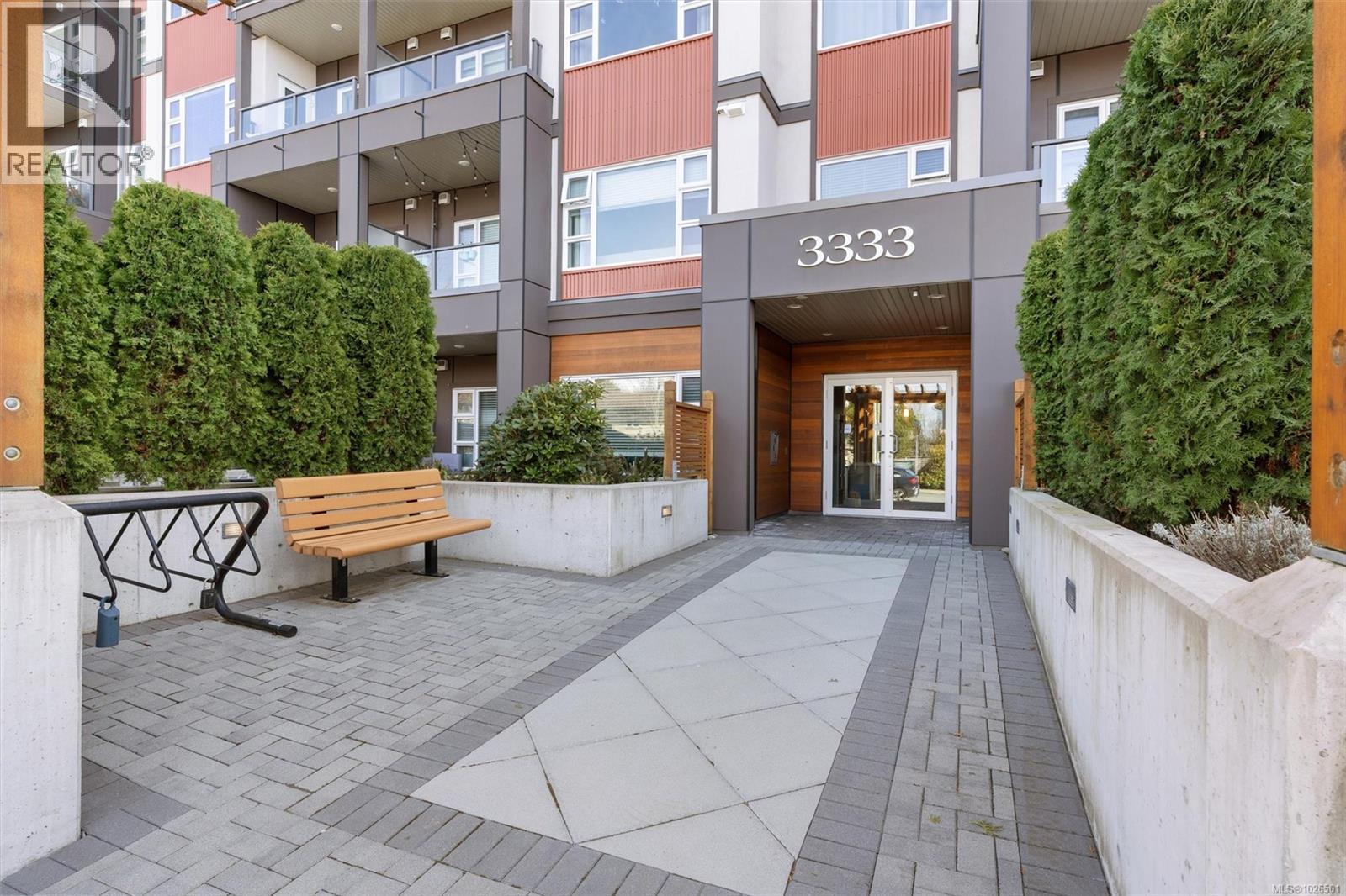304 3333 Glasgow Ave, Saanich, British Columbia  V8X 1M5 - Photo 2 - 1026501