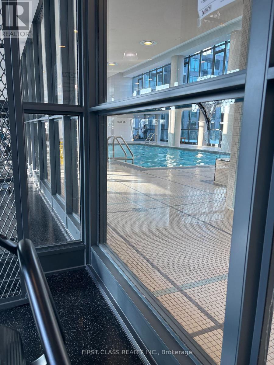 2305 - 215 Fort York Boulevard, Toronto, Ontario  M5V 4A2 - Photo 12 - C12807586