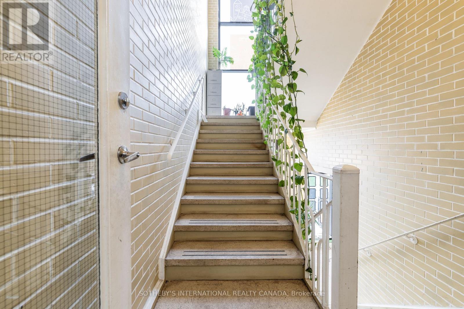 3310 Yonge Street, Toronto, Ontario  M4N 2N4 - Photo 13 - C12807614