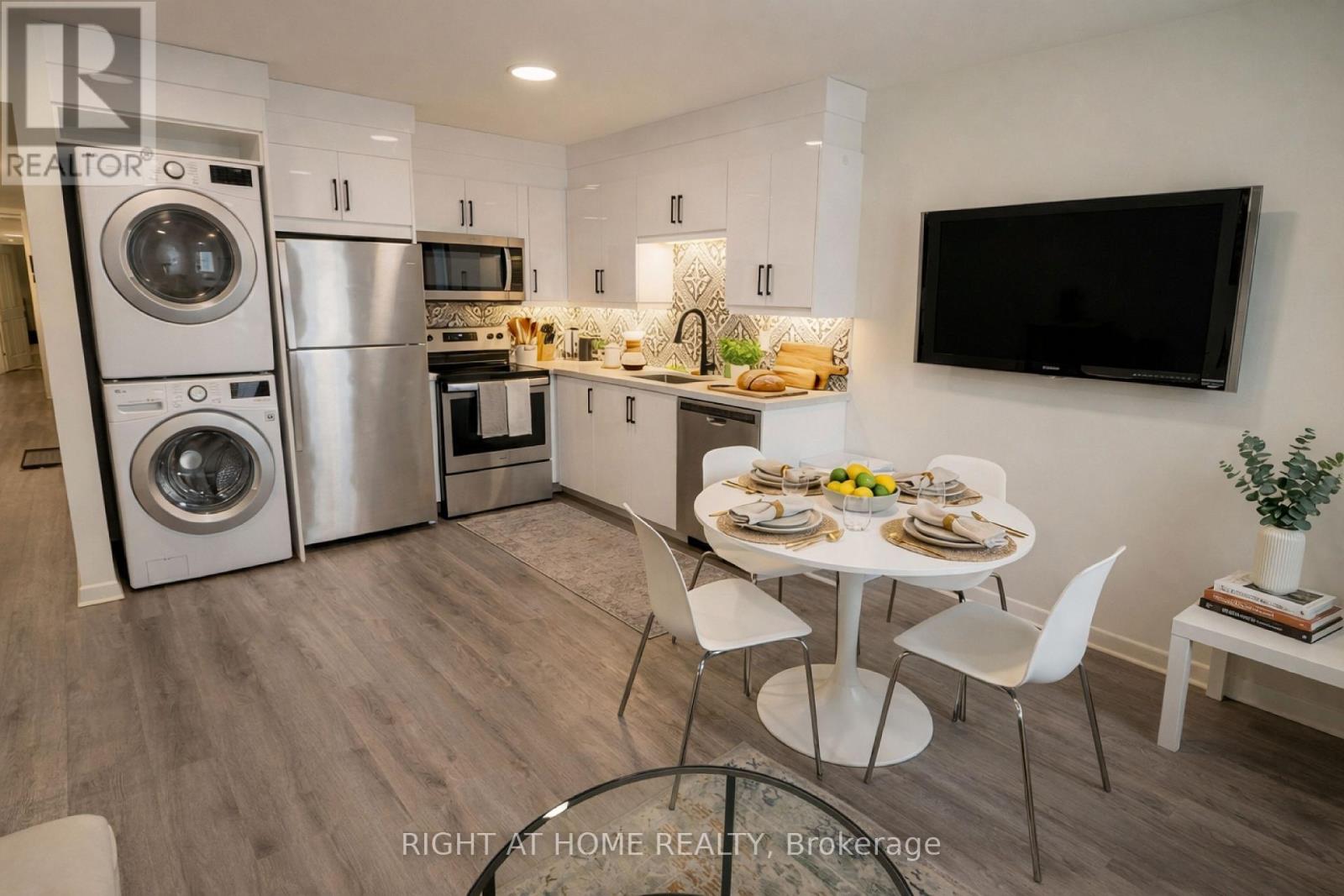 2 - 1258 Broadview Avenue, Toronto, Ontario  M4K 2T4 - Photo 3 - E12756126