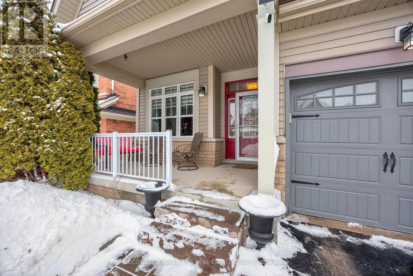 33 Booth Street, Bradford West Gwillimbury, Ontario  L3Z 0A4 - Photo 4 - N12804966