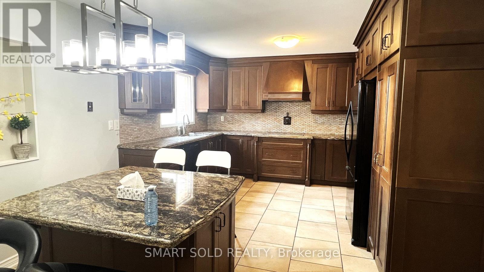 148 Castlehill Road, Vaughan, Ontario  L6A 1N7 - Photo 10 - N12807530