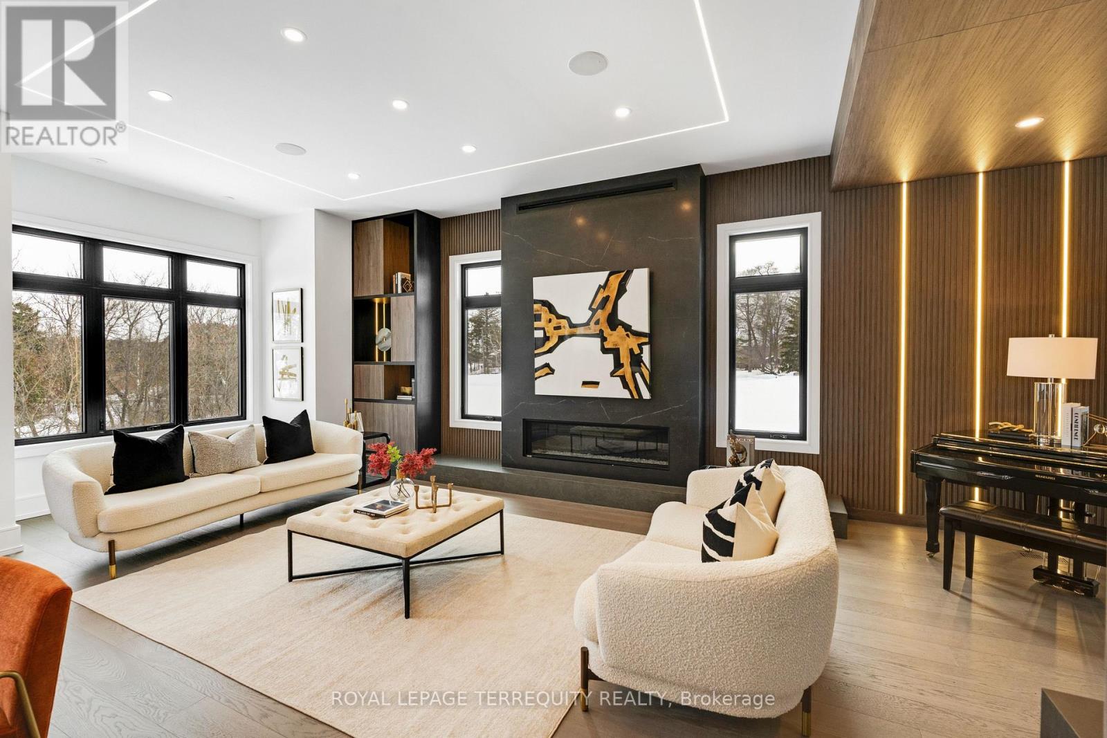 17 Connor Drive, Whitchurch-Stouffville, Ontario  L4A 2Z1 - Photo 2 - N12807604