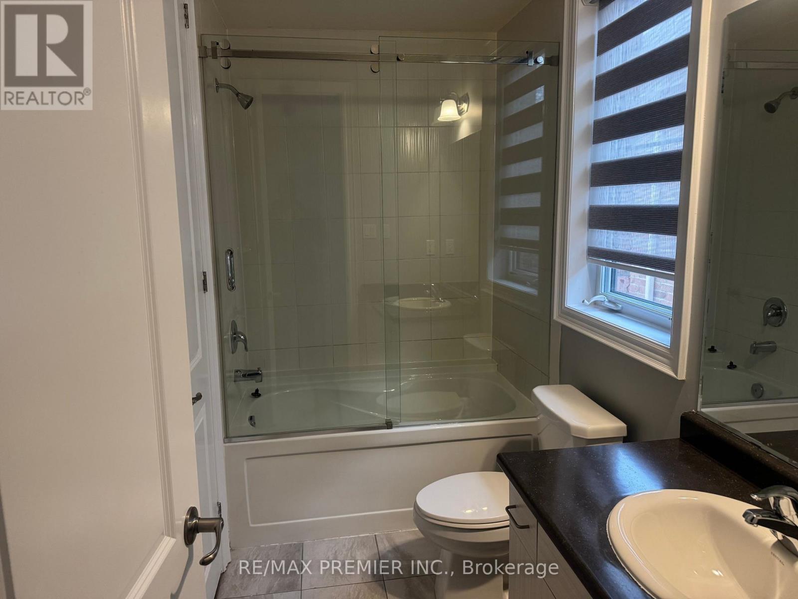 Upper - 185 Faust Ridge, Vaughan, Ontario  L4H 4S8 - Photo 7 - N12807606