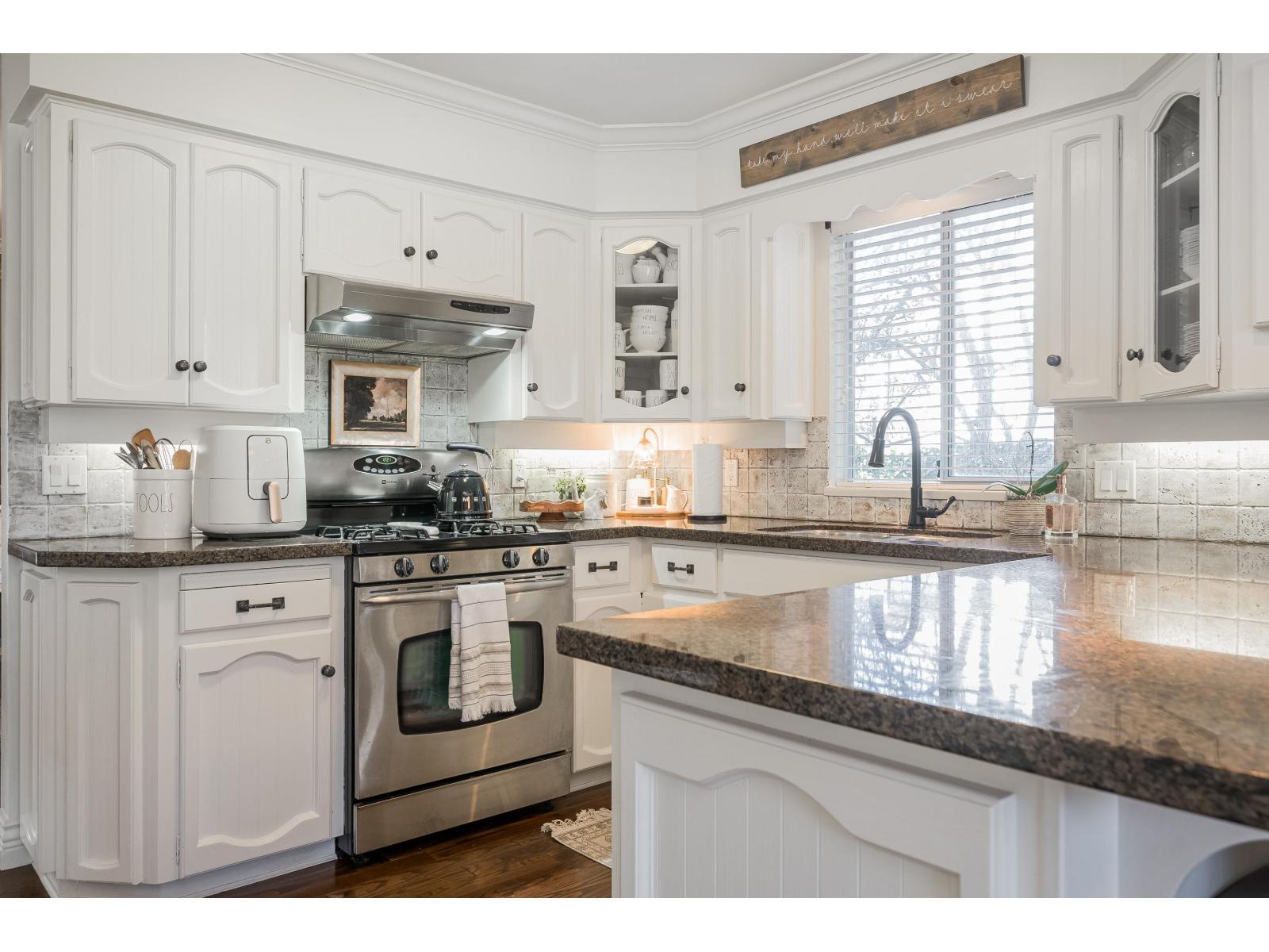 5532 181a Street, Surrey, British Columbia  V3S 7Z2 - Photo 10 - R3090726