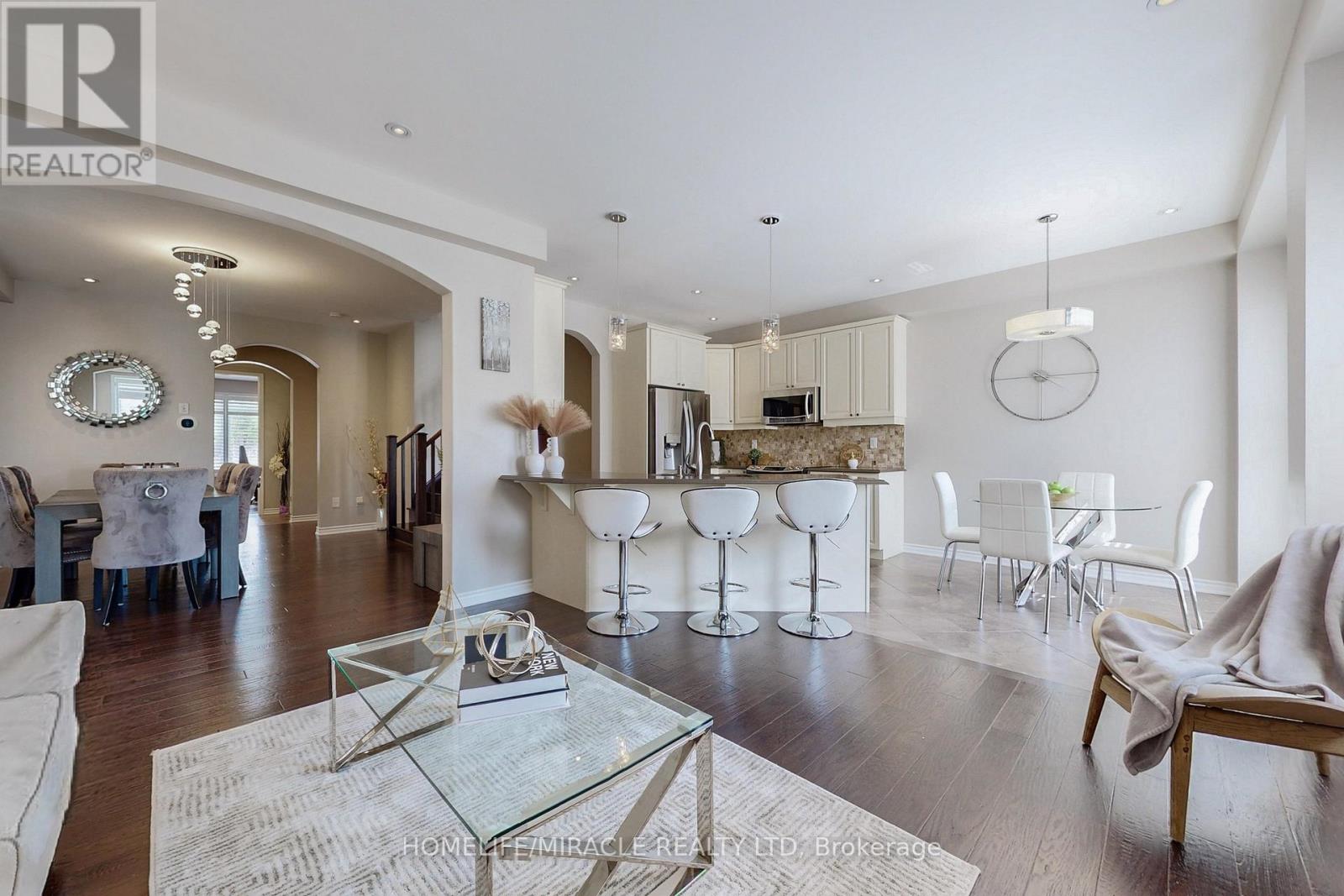 1042 Tock Close, Milton, Ontario  L9T 8G8 - Photo 12 - W12807632