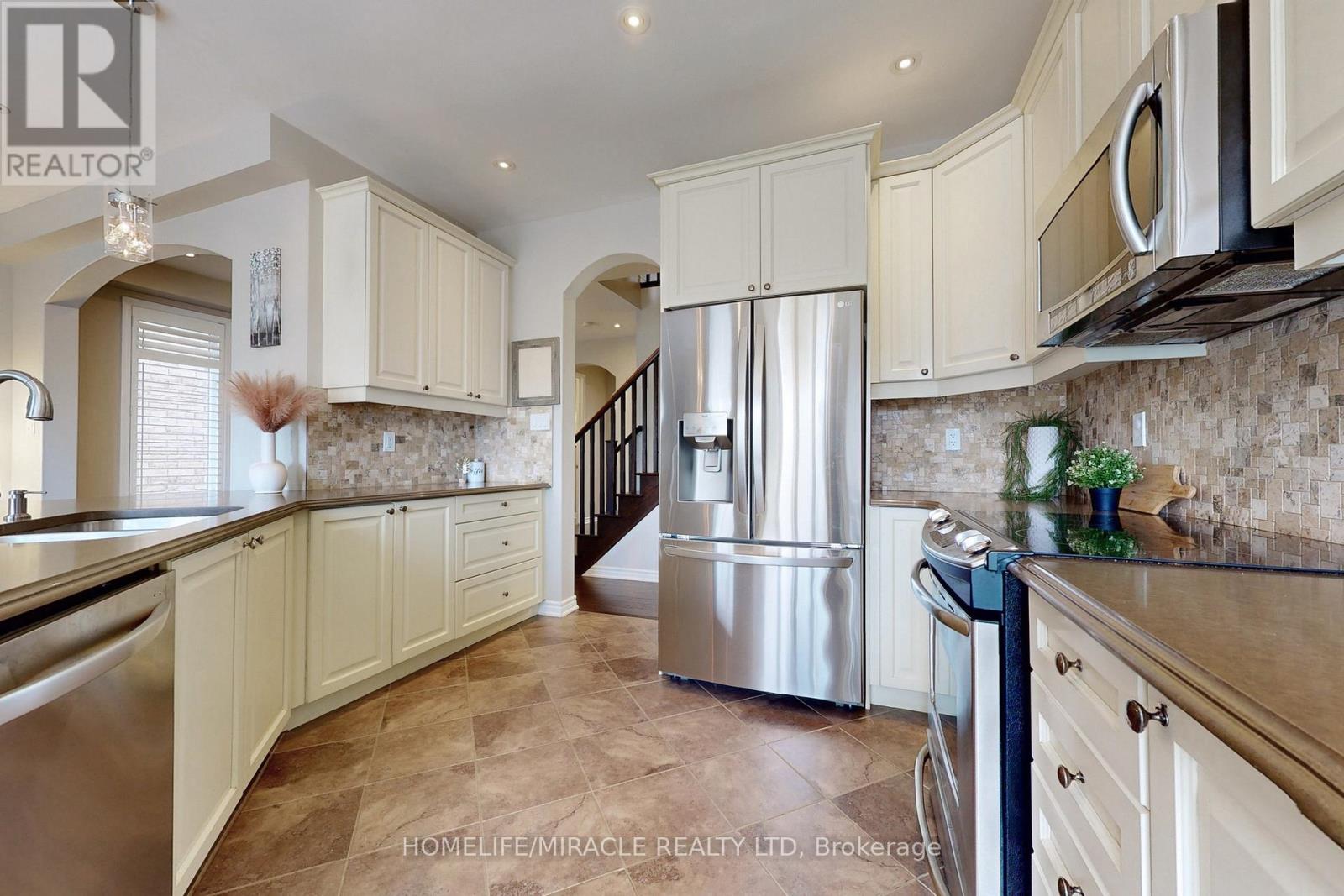 1042 Tock Close, Milton, Ontario  L9T 8G8 - Photo 16 - W12807632