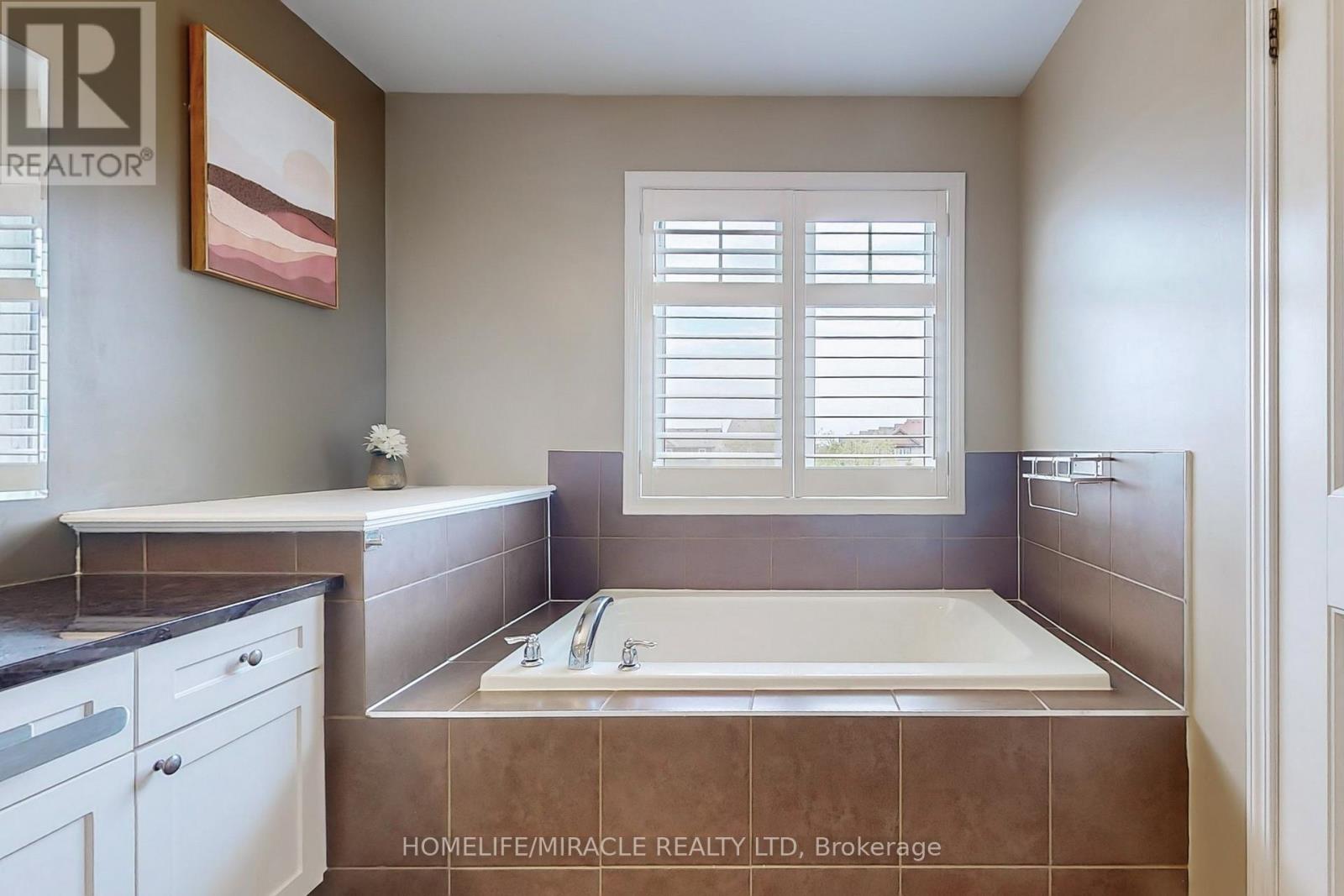 1042 Tock Close, Milton, Ontario  L9T 8G8 - Photo 25 - W12807632