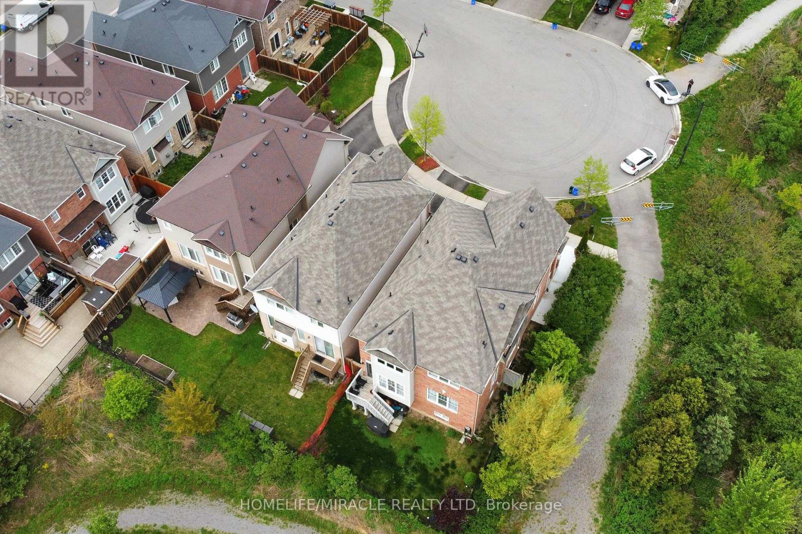 1042 Tock Close, Milton, Ontario  L9T 8G8 - Photo 3 - W12807632