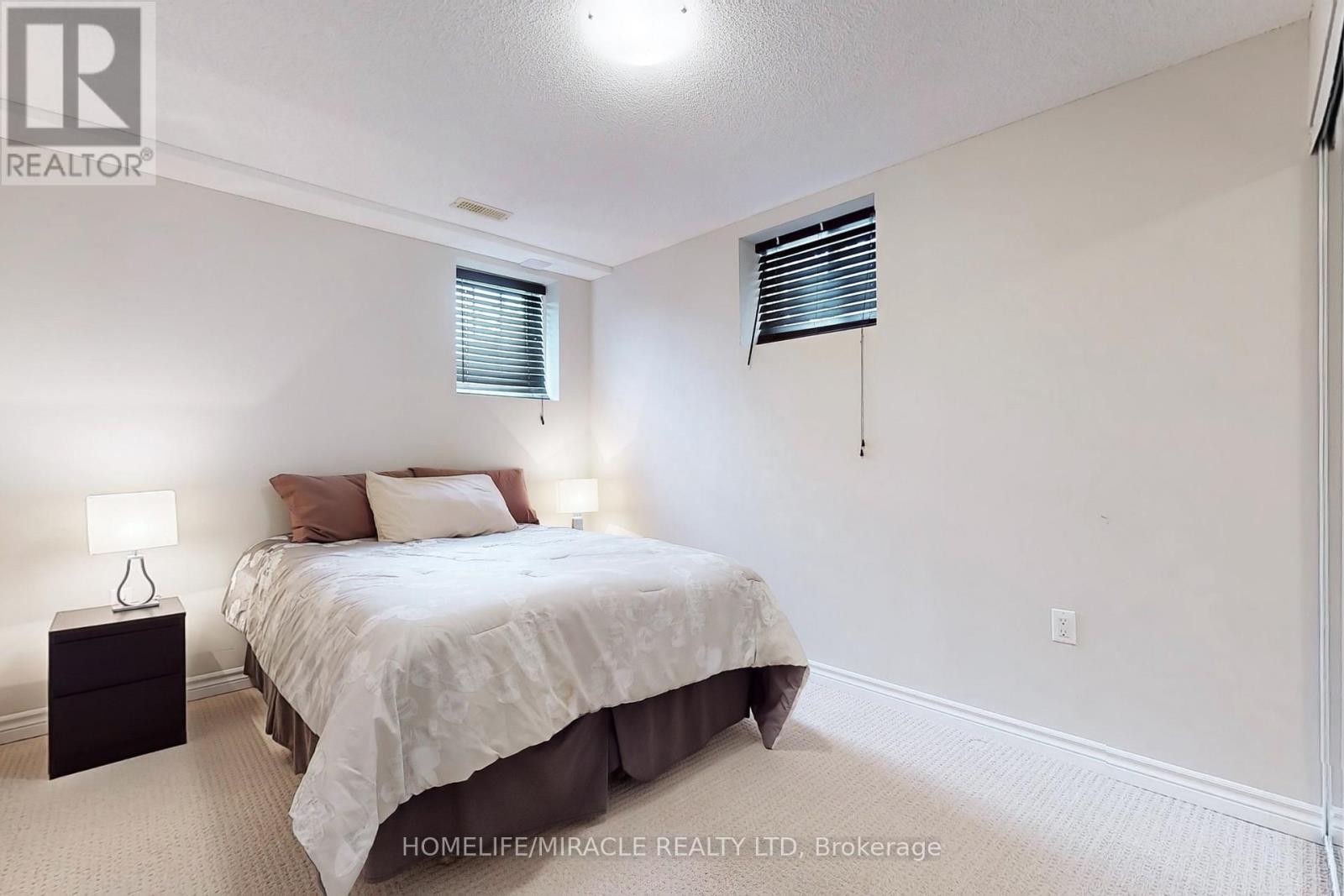 1042 Tock Close, Milton, Ontario  L9T 8G8 - Photo 35 - W12807632