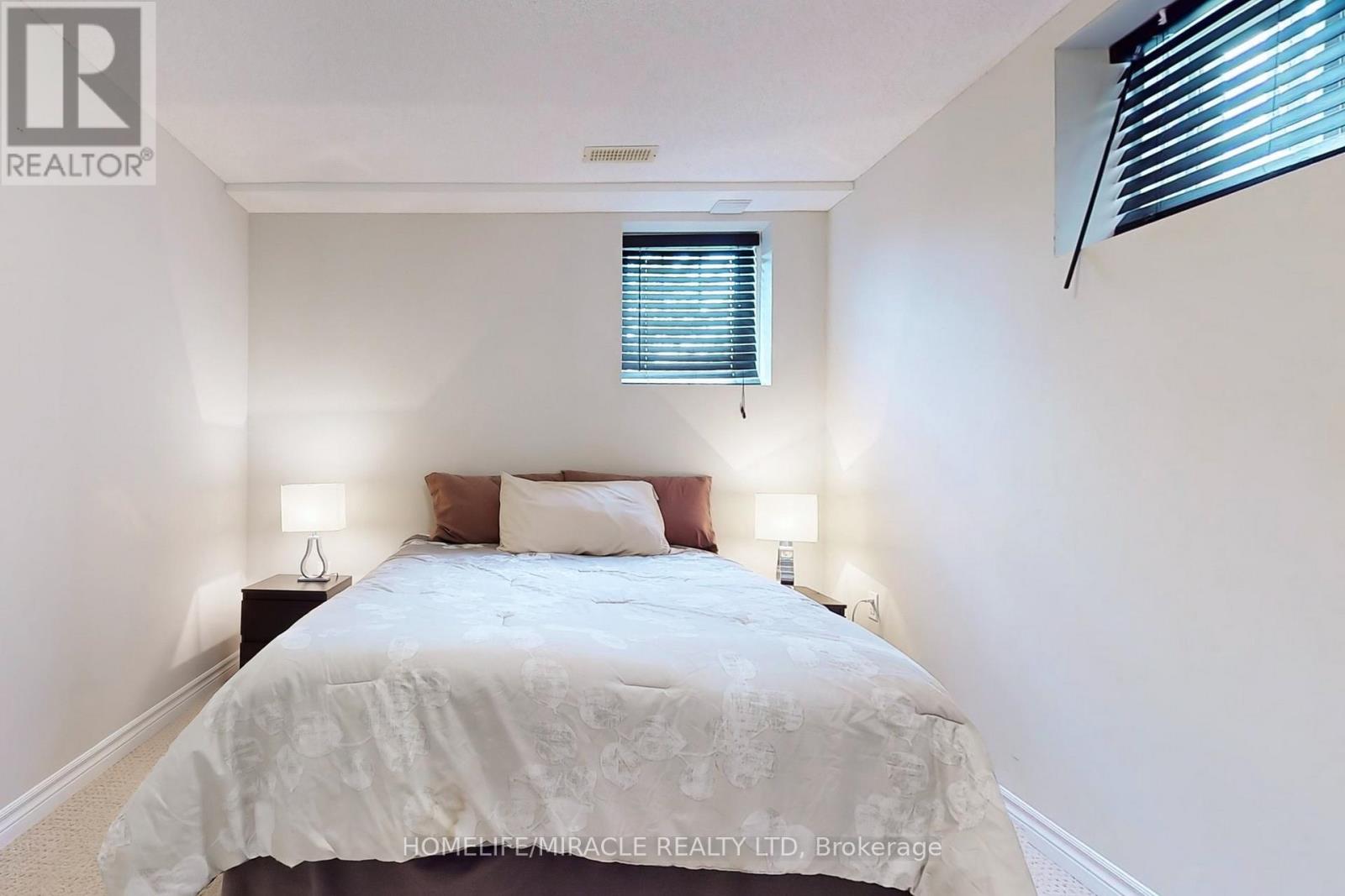 1042 Tock Close, Milton, Ontario  L9T 8G8 - Photo 36 - W12807632