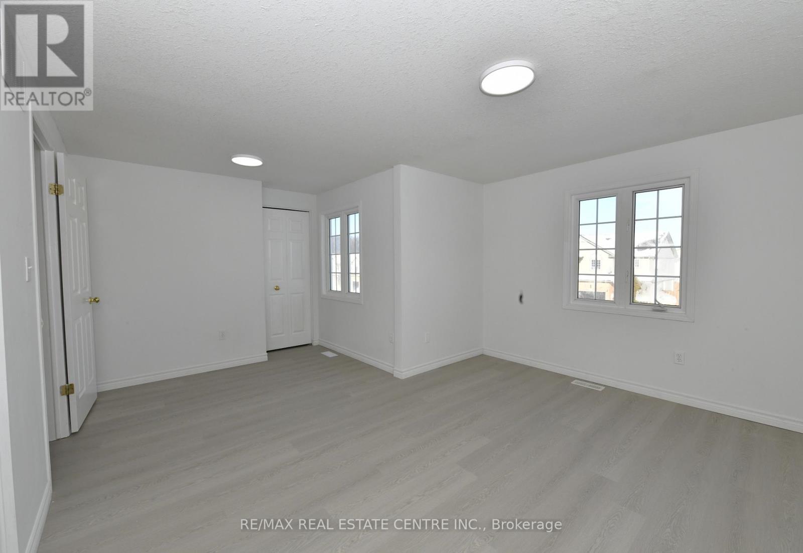 53 Foxglove Crescent, Kitchener, Ontario  N2E 3Y7 - Photo 8 - X12807564